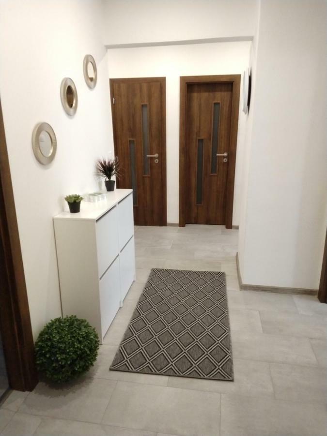 Center City Apartment II Нитра Екстериор снимка